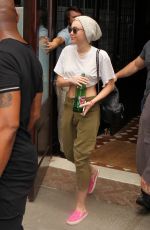 MILEY CYRUS Leaves Her New York