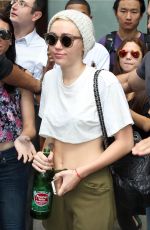 MILEY CYRUS Leaves Her New York