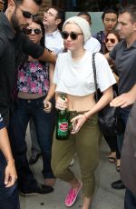MILEY CYRUS Leaves Her New York