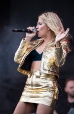 PIXIE LOTT Performs at V Festival in Chelmsford