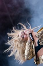 PIXIE LOTT Performs at V Festival in Chelmsford