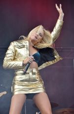 PIXIE LOTT Performs at V Festival in Chelmsford