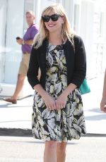 REESE WITHERSPOON Out and About in Beverly Hills 0708