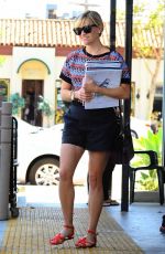 REESE WITHERSPOON Out and About in Brentwood and Pacific Palisades
