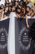 SOLANGE KNOWLES at 2014 MTV Vdeo Music Awards