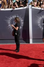 SOLANGE KNOWLES at 2014 MTV Vdeo Music Awards