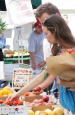 SUMMER GLAU Shopping at Farmers Market in Los Angeles