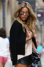 SYLVIE VAN DER VAART Out Shopping in Hamburg
