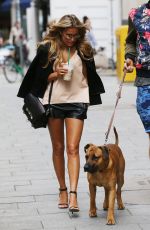 SYLVIE VAN DER VAART Out Shopping in Hamburg