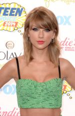 TAYLOR SWIFT at Teen Choice Awards 2014 in Los Angeles