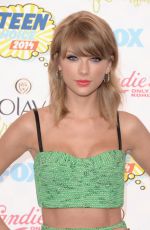 TAYLOR SWIFT at Teen Choice Awards 2014 in Los Angeles