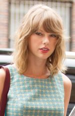 TAYLOR SWIFT Out and About in new York 0608