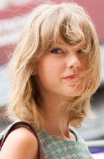 TAYLOR SWIFT Out and About in new York 0608