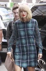TAYLOR SWIFT Out and About in New York 1808