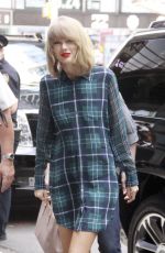TAYLOR SWIFT Out and About in New York 1808