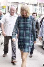 TAYLOR SWIFT Out and About in New York 1808