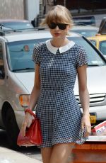TAYLOR SWIFT Out in New York 0108
