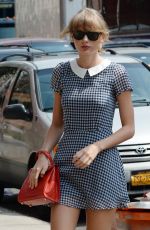 TAYLOR SWIFT Out in New York 0108