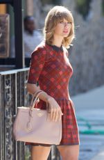 TAYLOR SWIFT Out in New York 1408