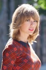 TAYLOR SWIFT Out in New York 1408