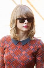 TAYLOR SWIFT Out in New York 1408