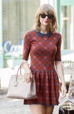 TAYLOR SWIFT Out in New York 1408