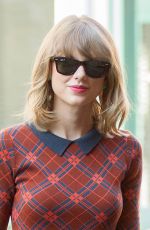 TAYLOR SWIFT Out in New York 1408