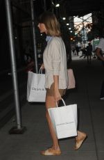 TAYLOR SWIFT Visits a Friend in New York