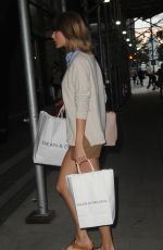 TAYLOR SWIFT Visits a Friend in New York