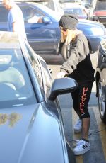 VANESSA HUDGENS Shopping Grocery at Trader Joe