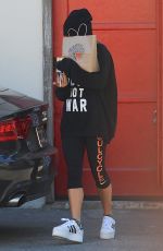 VANESSA HUDGENS Shopping Grocery at Trader Joe