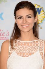 VICTORIA JUSTICE at Teen Choice Awards 2014 in Los Angeles