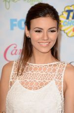VICTORIA JUSTICE at Teen Choice Awards 2014 in Los Angeles