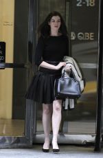 ANNE HATHAWAY on the Set of The Intern in New York 1909