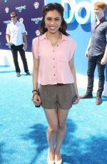 ASHLEY ARGOTA af Dolphin Tale 2 Premiere in Los Angeles