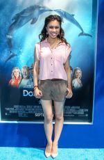 ASHLEY ARGOTA af Dolphin Tale 2 Premiere in Los Angeles