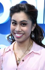 ASHLEY ARGOTA af Dolphin Tale 2 Premiere in Los Angeles