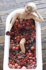 ASHLEY ROBERTS - Blossom Hill’s Sun-kissed Red and White Wines Promos