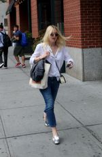 DAKOTA FANNING Out and About in New York 0809