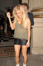 ELLIE GOULDING at Stella Mccartney Green Carpet Collection Fashion Show in London