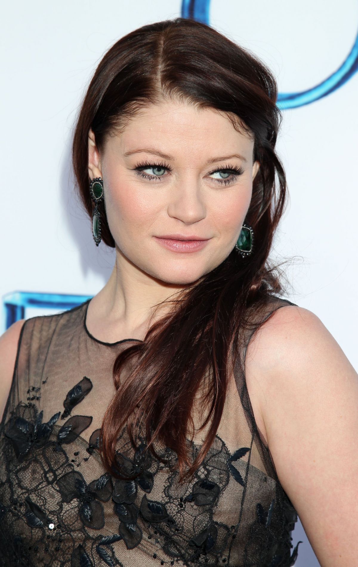 emilie-de-ravin-at-once-upon-a-time-season-4-screening-in-hollywood_1.jpg
