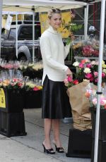 JAIME KING Shopping at Farmer