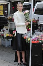 JAIME KING Shopping at Farmer