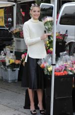 JAIME KING Shopping at Farmer