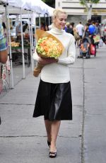 JAIME KING Shopping at Farmer