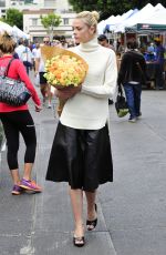 JAIME KING Shopping at Farmer