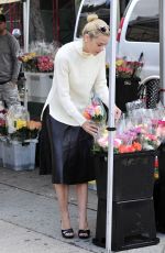 JAIME KING Shopping at Farmer
