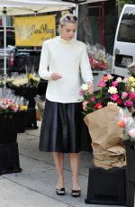 JAIME KING Shopping at Farmer