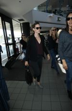 JENNIFER GARNER Arrives at LAX Airport in Los Angeles