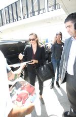JENNIFER GARNER Arrives at LAX Airport in Los Angeles
